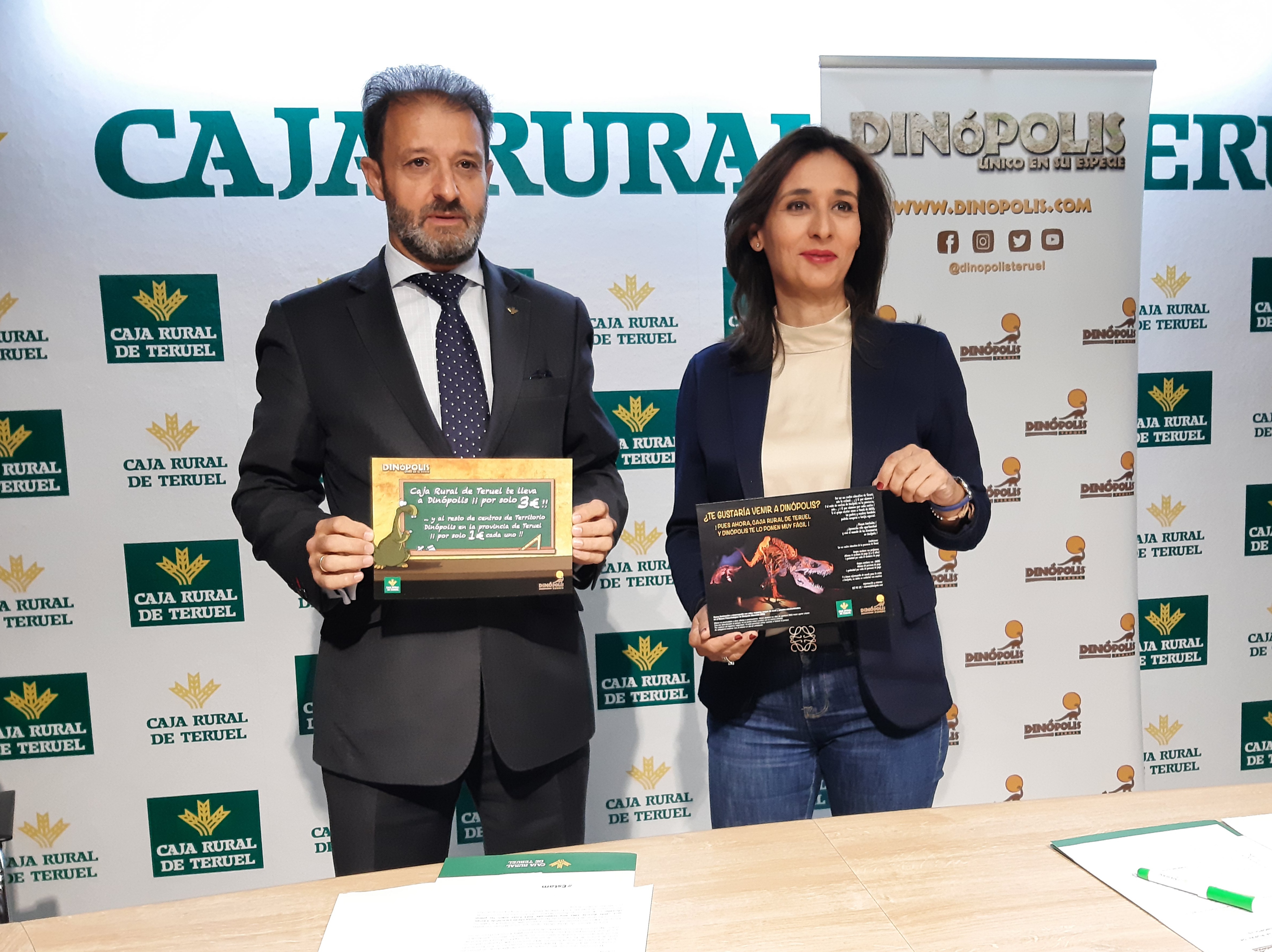Dinópolis y Caja Rural de Teruel revalidan el convenio que mantendrá precios reducidos para los escolares turolenses