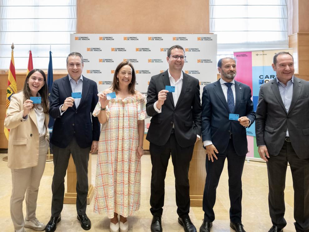 Caja Rural de Teruel suscribe un convenio con Gobierno de Aragón para la promoción del Carné Joven junto a Caja Rural de Aragón e Ibercaja Caja Rural de Teruel suscribe un convenio con Gobierno de Aragón para la promoción del Carné Joven junto a Caja Rural de Aragón e Ibercaja