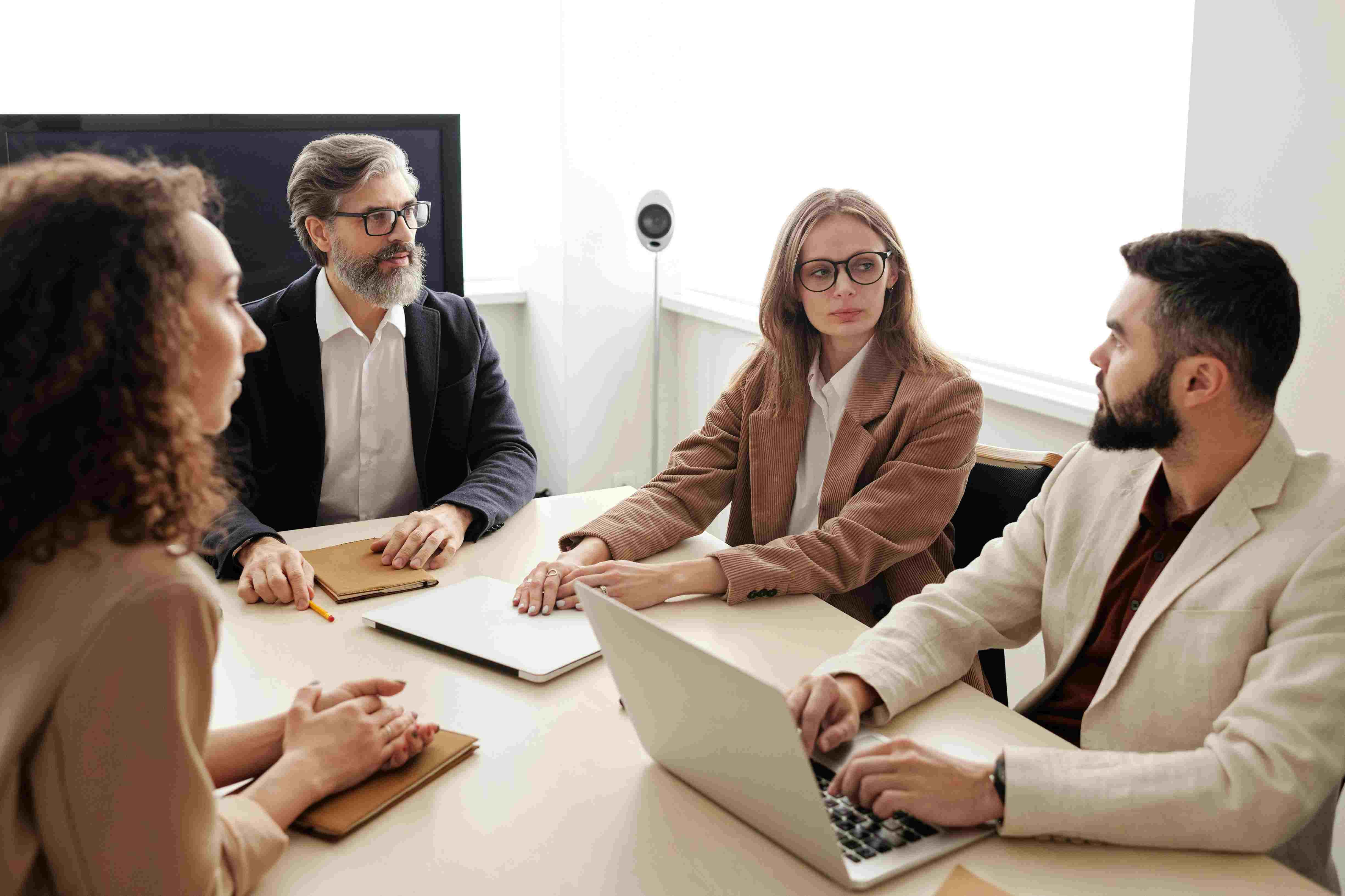 empresarios reunidos