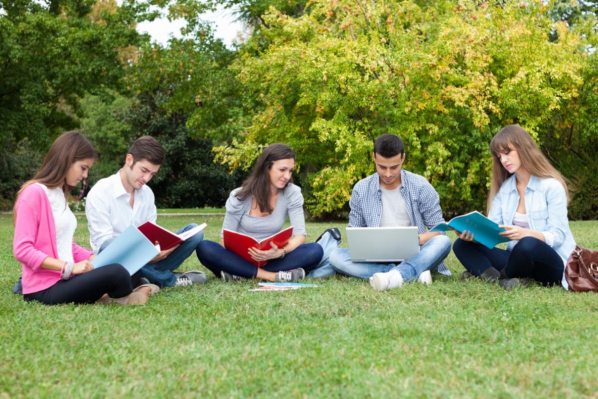 Caja Rural de Teruel facilita a los jóvenes el acceso a estudios universitarios con una nueva línea de financiación