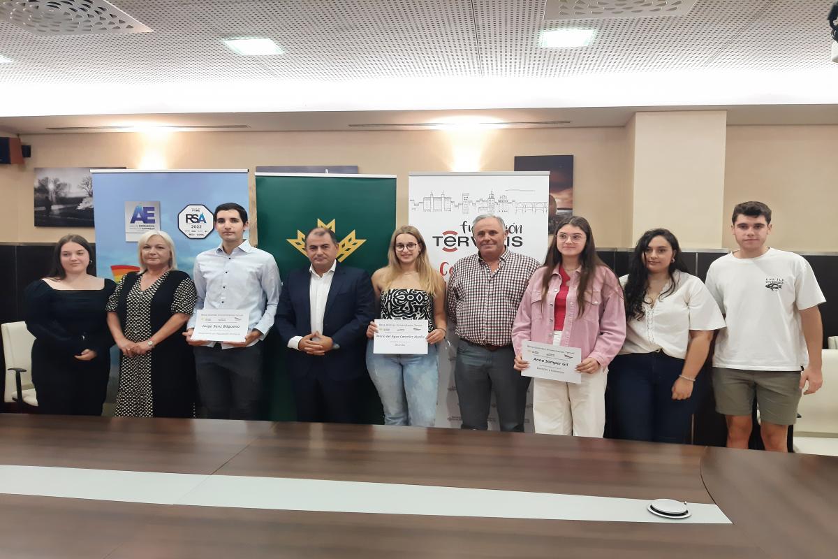 La Beca Jóvenes Universitarios Teruel presenta a sus nuevos beneficiarios y hace balance positivo de sus tres convocatorias