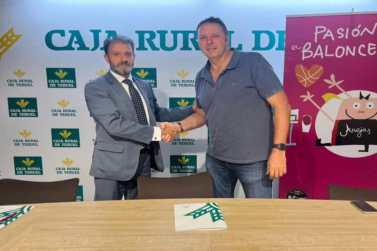 Caja Rural de Teruel renueva su patrocinio con el Club de Baloncesto Anejas & IES Francés de Aranda
