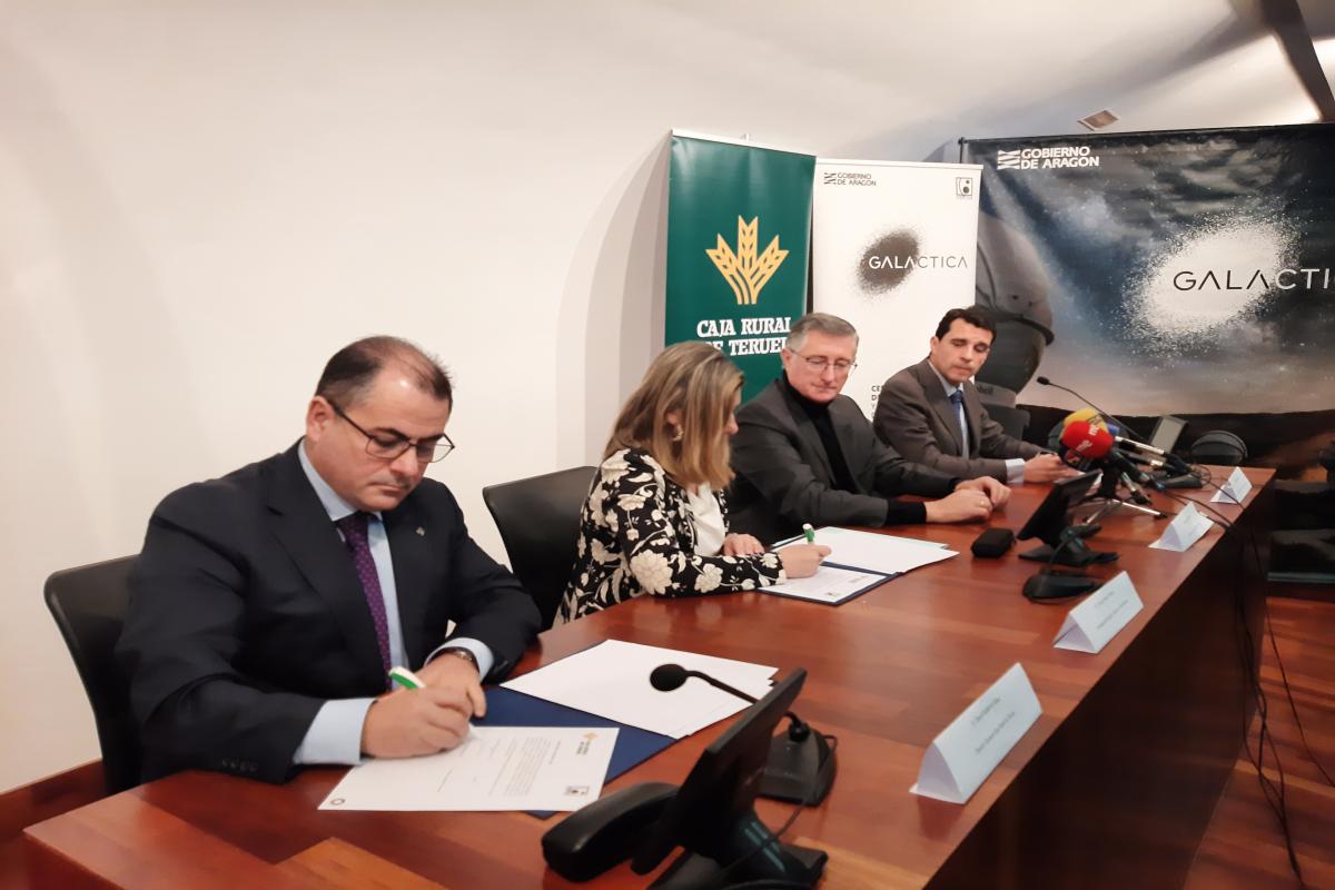Educación firma con Caja Rural de Teruel un convenio para subvencionar las entradas de los escolares turolenses a Galáctica